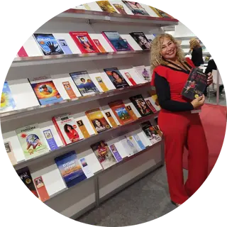 Laura Lucero López Ríos, autora de la saga LA MAGIA DE TU VIDA: La crisálida rota, Metamorfósis y Renacer.