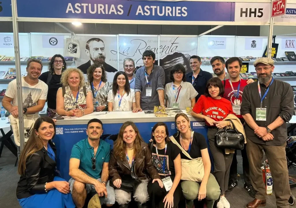 stand 9 metros cuadrados feria del libro guadalajara