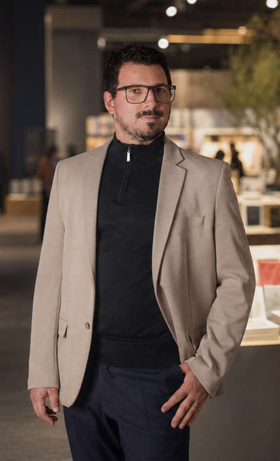 Franco D. Cruz, director editorial y docente del programa Logra que tu libro abra puertas