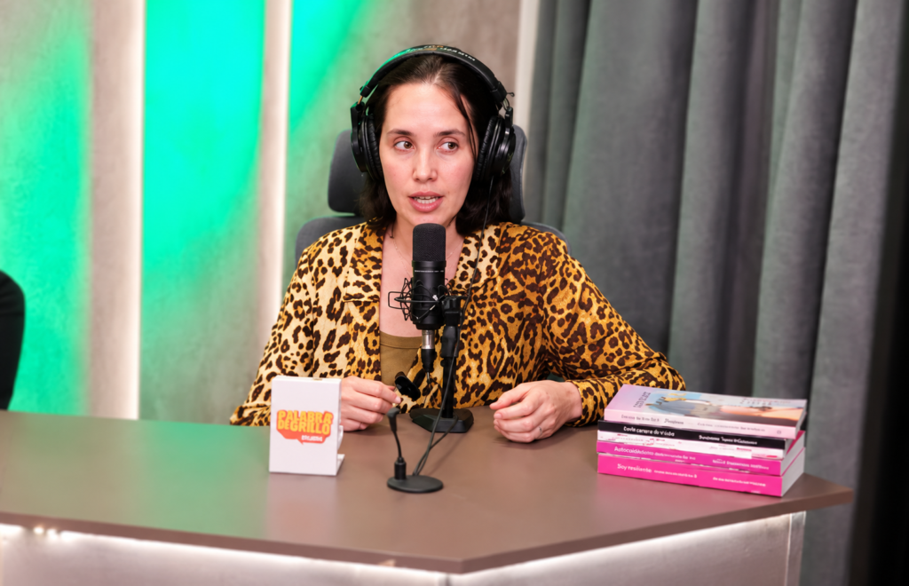 muriel se preparar para transmisiones en vivo en la fil guadalajara 2026